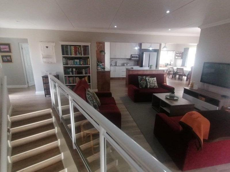 5 Bedroom Property for Sale in Monte Christo Western Cape